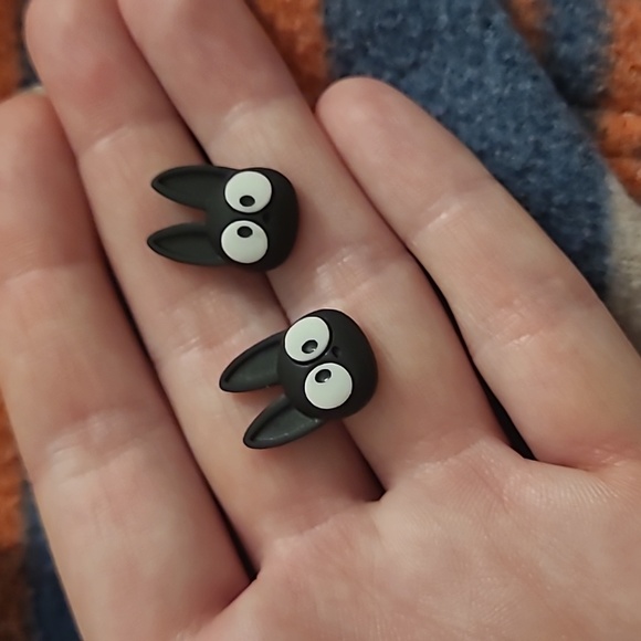 1 PAIR LEFT! Jiji Black Cat Earrings - Picture 4 of 9